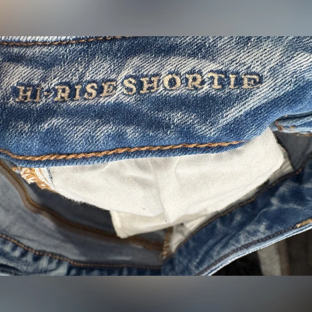 American Eagle Hi-Rise Shortie Distressed Crochet Pocket‎ Shorts Blue Size 4
